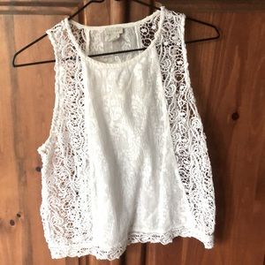 Nordstrom brand Hinge white embroidered tank top beautiful lace detail